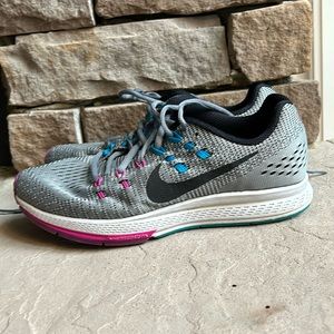 Nike Zoom Structure 19, size 9, Gray Running Shoes